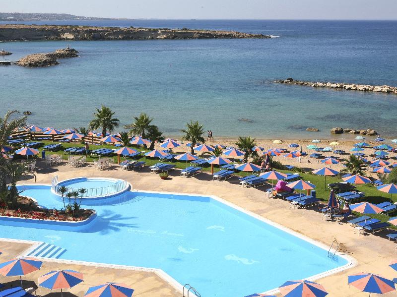 Corallia Beach Hotel Apartments - Havuz