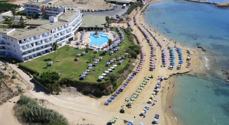 Corallia Beach Hotel Apartments - Plaj