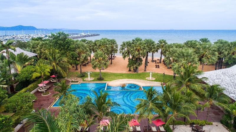 Ravindra Beach Resort & Spa - Plaj