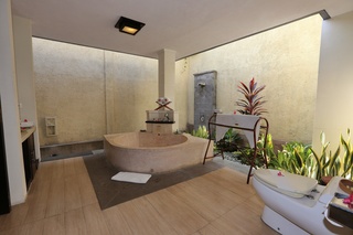 The Sanyas Suite fotoÄŸrafÄ±