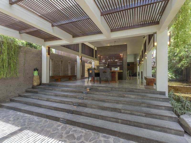 Le Jardin Villas Seminyak - Lobi