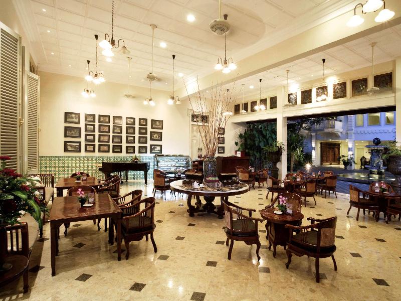 The Phoenix Hotel Yogyakarta Handwritten Collec - Bar
