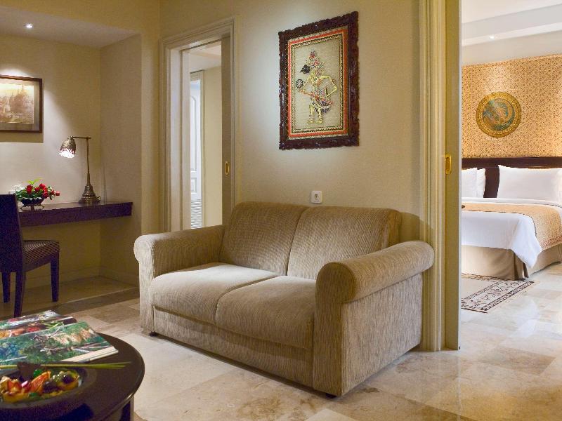 The Phoenix Hotel Yogyakarta Handwritten Collec - Oda