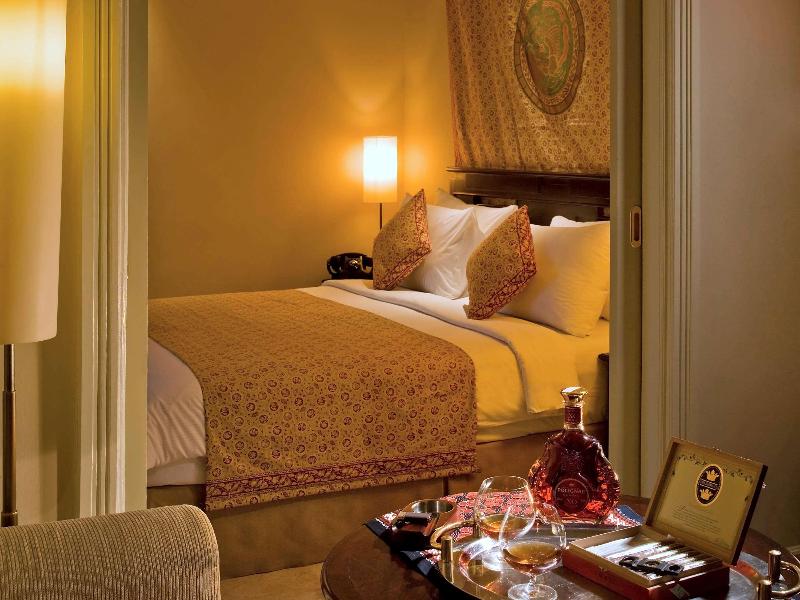 The Phoenix Hotel Yogyakarta Handwritten Collec - Oda