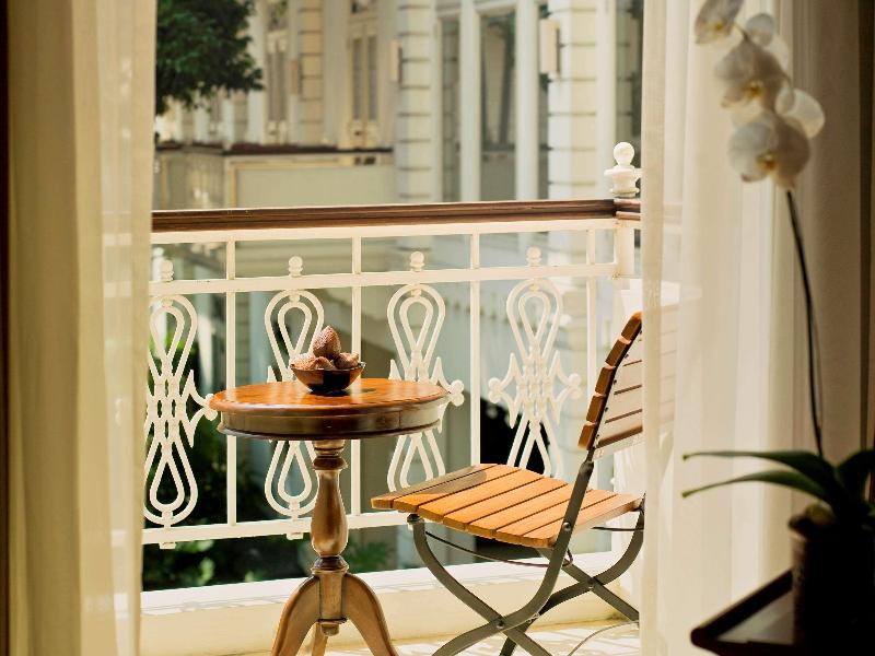 The Phoenix Hotel Yogyakarta Handwritten Collec - Oda