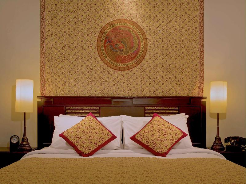 The Phoenix Hotel Yogyakarta Handwritten Collec - Oda