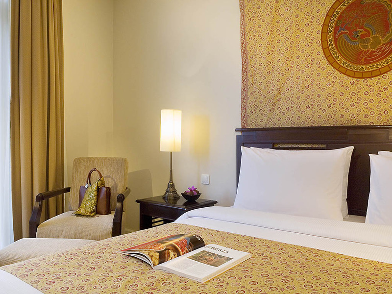 The Phoenix Hotel Yogyakarta Handwritten Collec - Oda