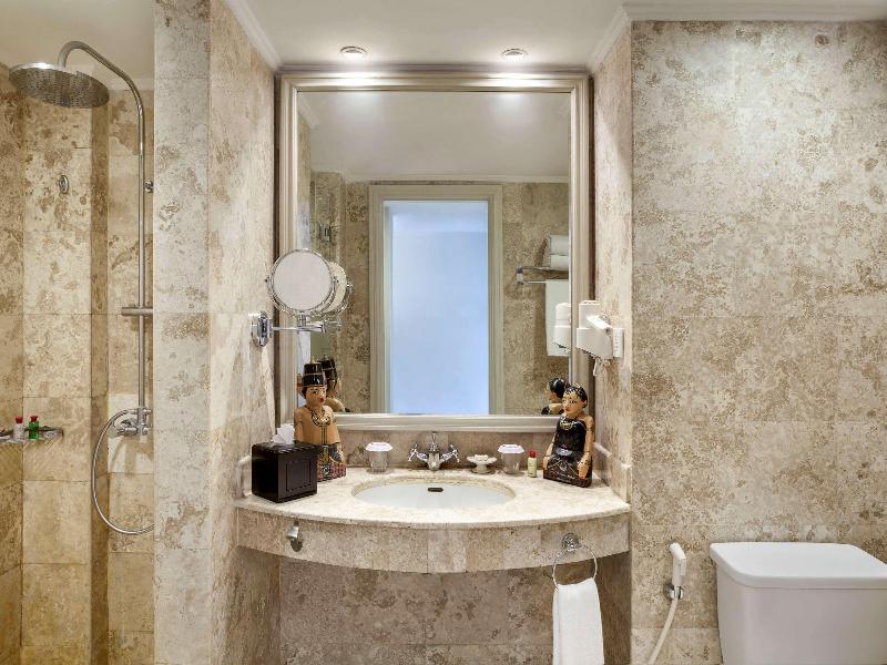 The Phoenix Hotel Yogyakarta Handwritten Collec - Oda
