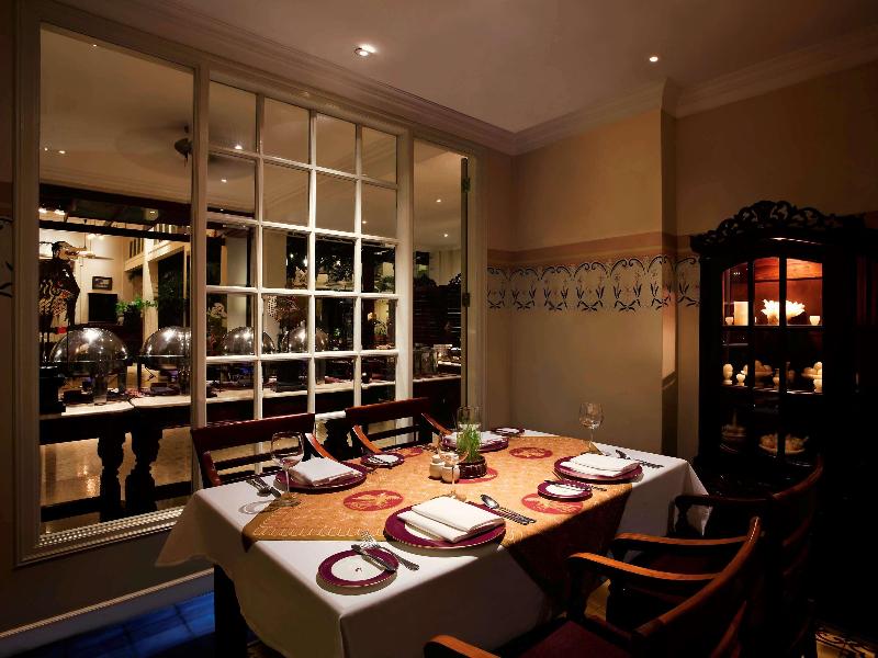 The Phoenix Hotel Yogyakarta Handwritten Collec - Restoran