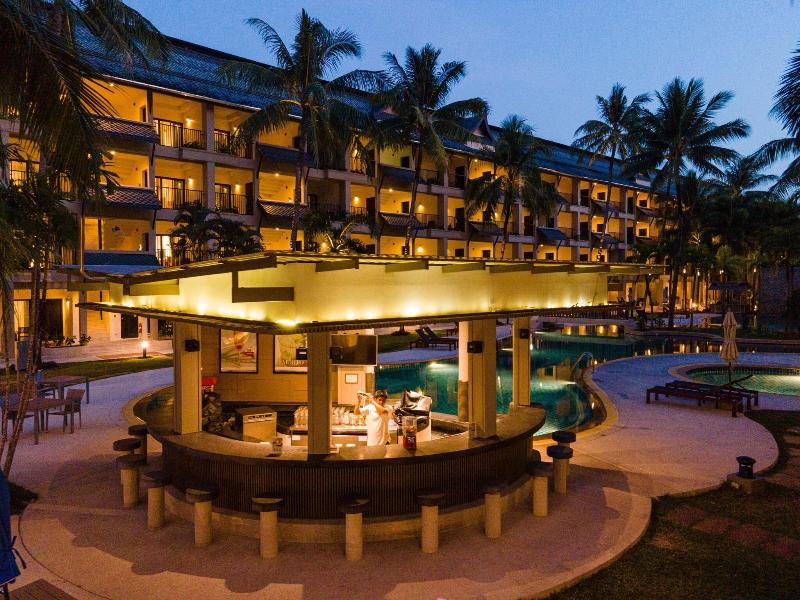 Radisson Resort & Suites Phuket - Bar