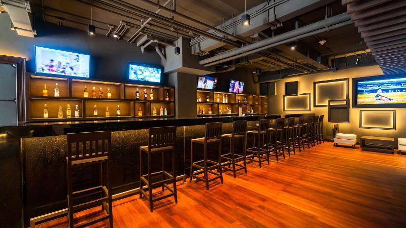 Radisson Resort & Suites Phuket - Bar