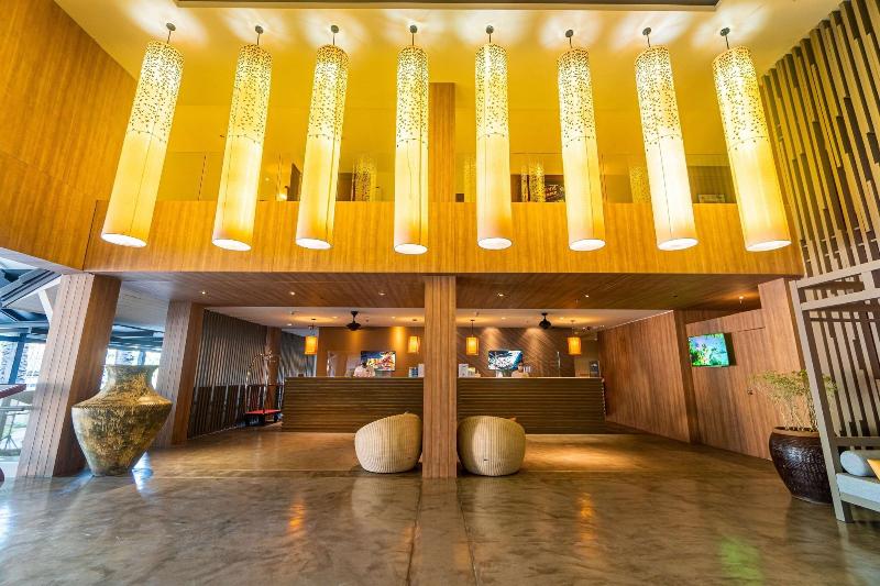 Radisson Resort & Suites Phuket - Lobi