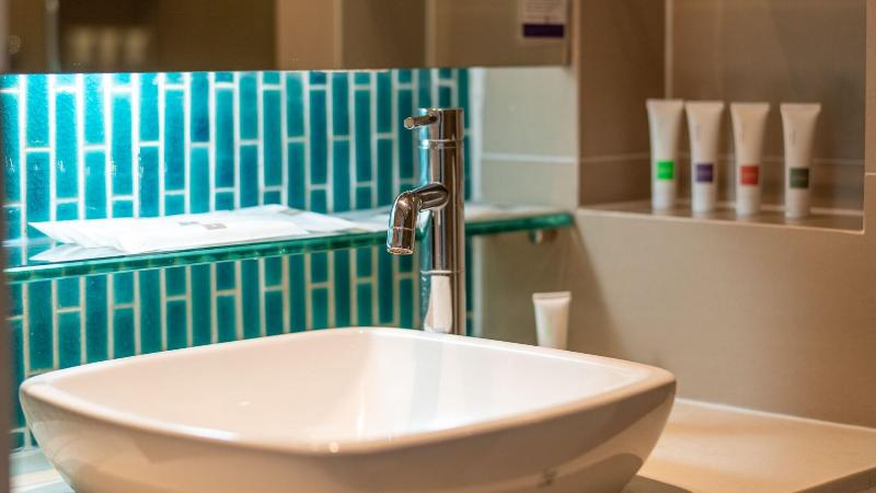 Radisson Resort & Suites Phuket - Oda