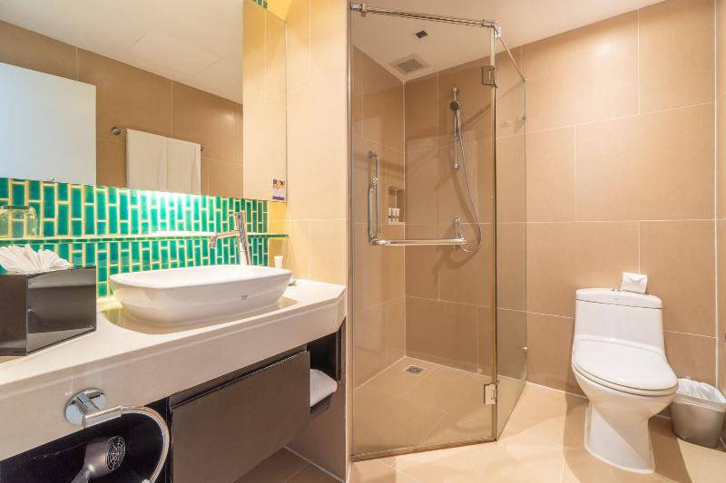 Radisson Resort & Suites Phuket - Oda