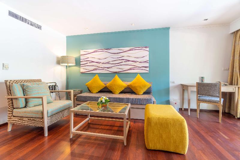 Radisson Resort & Suites Phuket - Oda