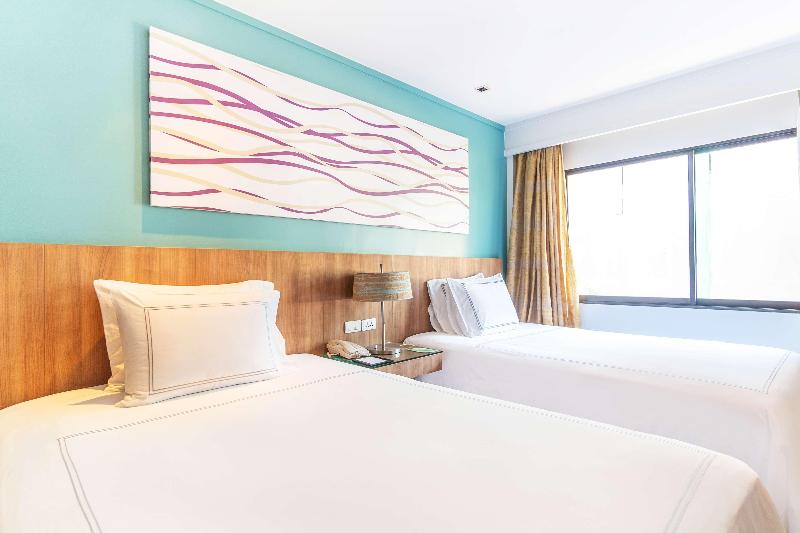 Radisson Resort & Suites Phuket - Oda