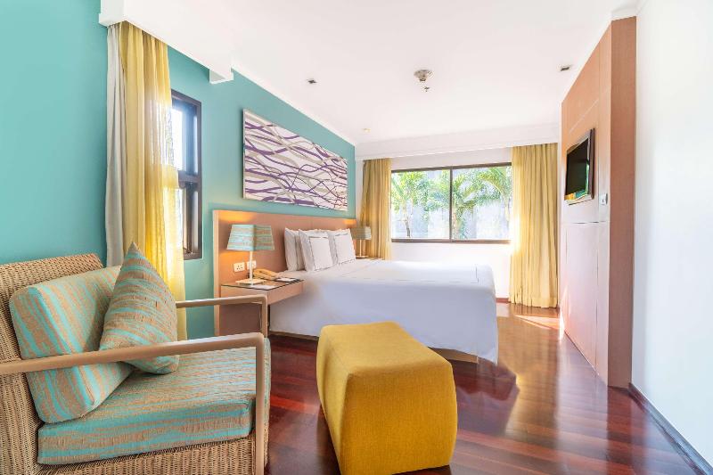 Radisson Resort & Suites Phuket - Oda