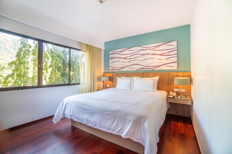 Radisson Resort & Suites Phuket - Oda