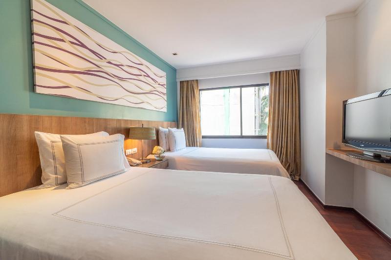 Radisson Resort & Suites Phuket - Oda