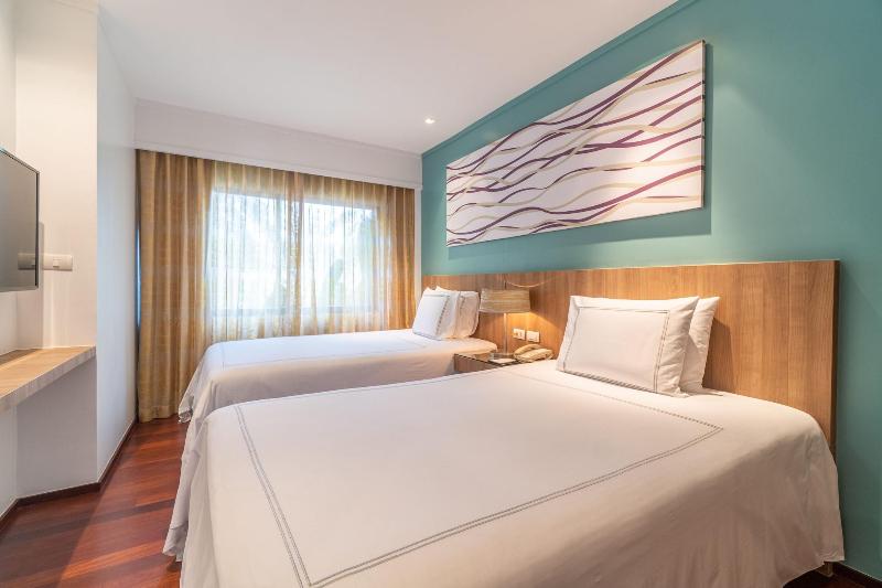 Radisson Resort & Suites Phuket - Oda