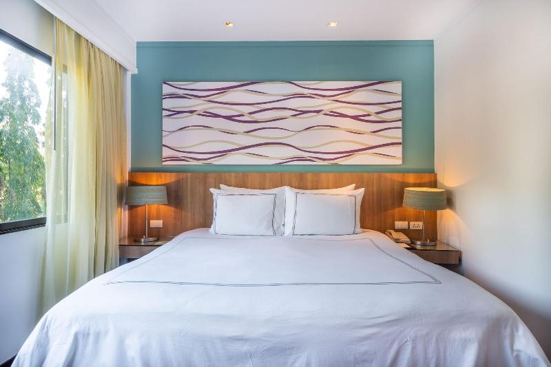 Radisson Resort & Suites Phuket - Oda