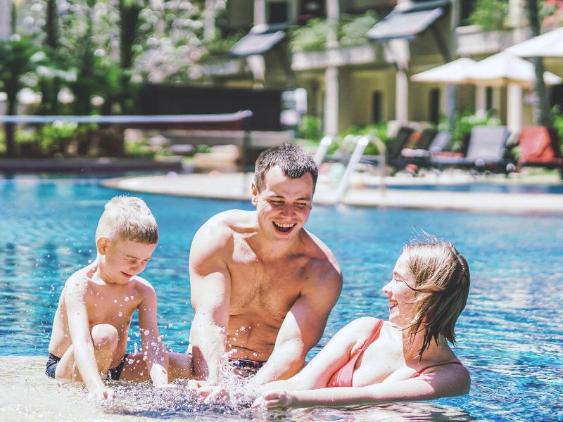 Radisson Resort & Suites Phuket - Havuz
