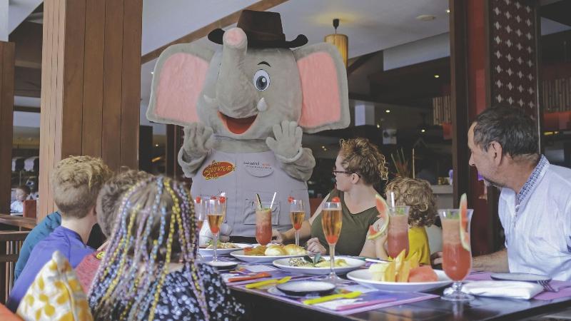 Radisson Resort & Suites Phuket - Restoran