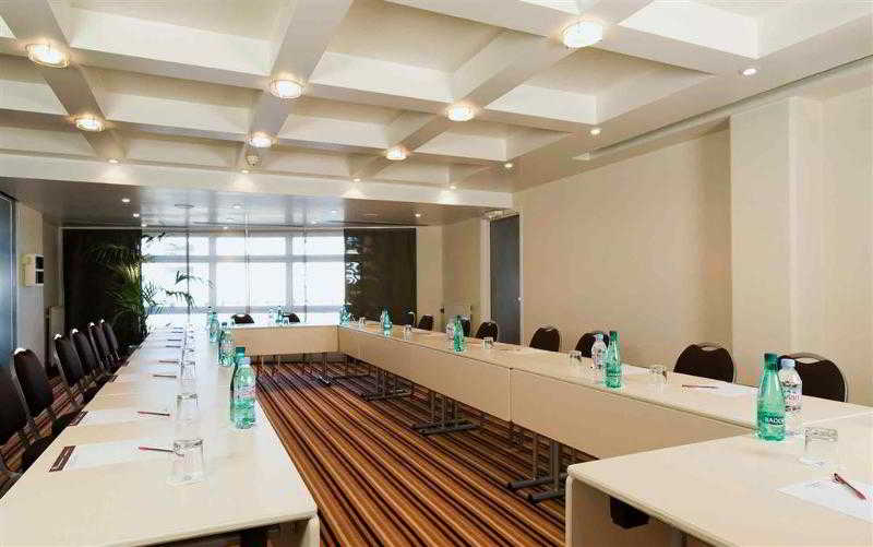 Mercure Paris Massy Gare TGV