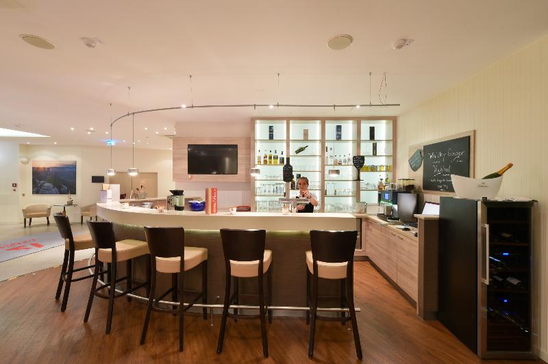 Amedia Hotel Dresden Elbpromenade by Wyndham - Bar