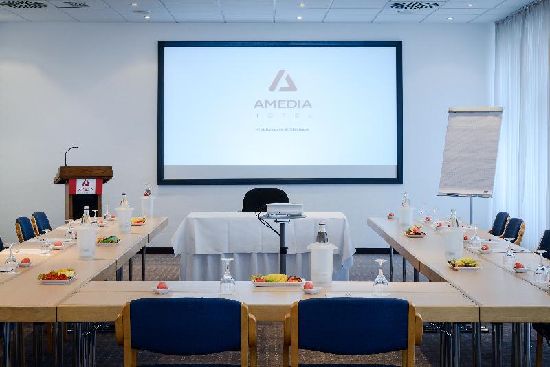 Amedia Hotel Dresden Elbpromenade by Wyndham - Toplantı