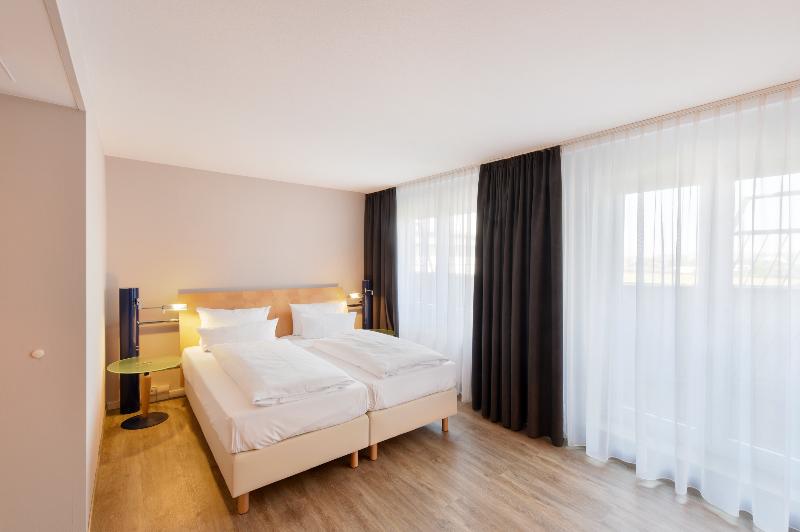 Amedia Hotel Dresden Elbpromenade by Wyndham - Oda