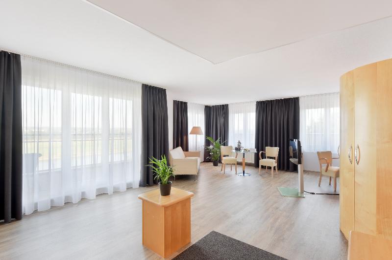Amedia Hotel Dresden Elbpromenade by Wyndham - Oda