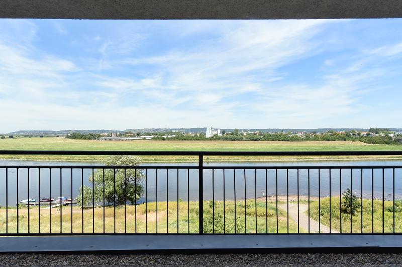 Amedia Hotel Dresden Elbpromenade by Wyndham - Teras