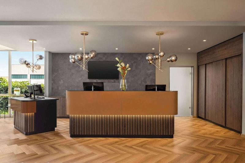 Sunday Hotel Frankfurt Airport Kelsterbach - Lobi