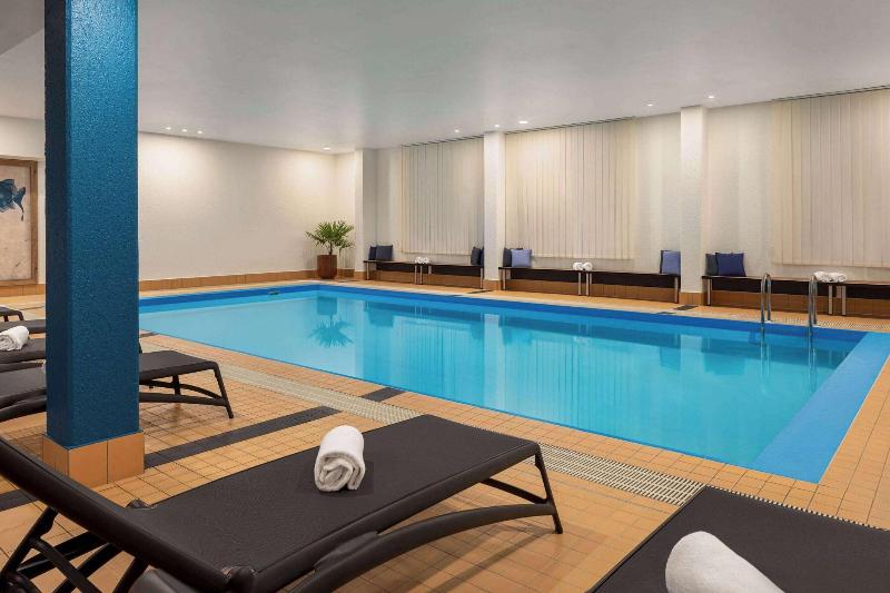 Sunday Hotel Frankfurt Airport Kelsterbach - Havuz
