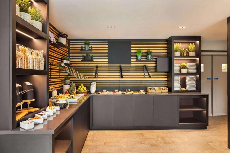 Sunday Hotel Frankfurt Airport Kelsterbach - Restoran