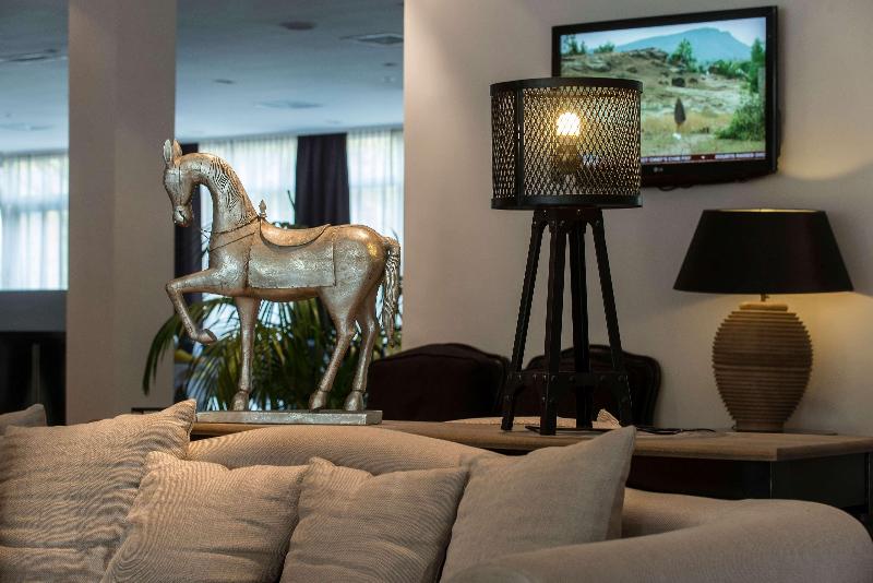 TRYP by Wyndham Wuppertal - Lobi