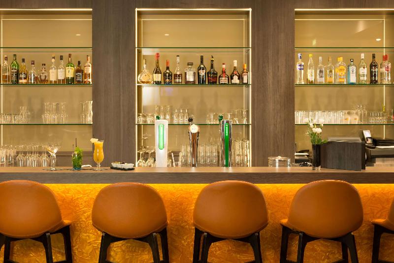 Ramada by Wyndham Amsterdam Airport Schiphol - Lobi