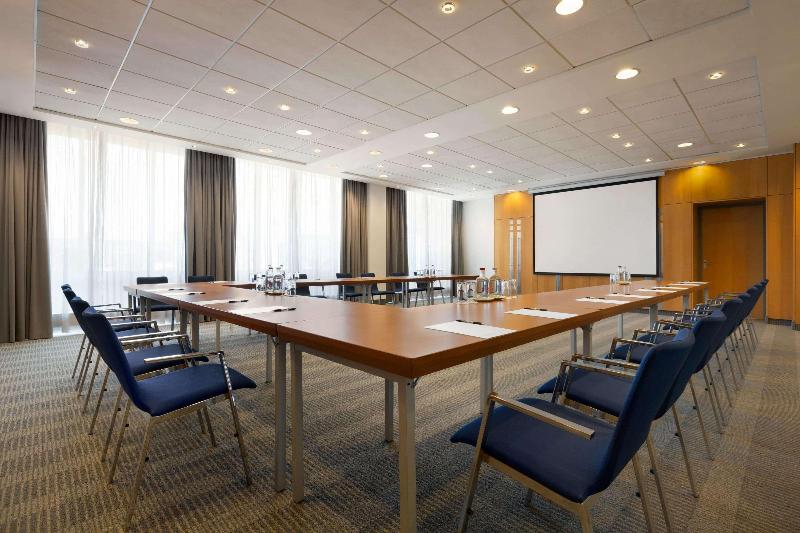Ramada by Wyndham Amsterdam Airport Schiphol - Toplantı