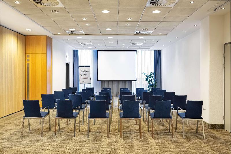 Ramada by Wyndham Amsterdam Airport Schiphol - Toplantı