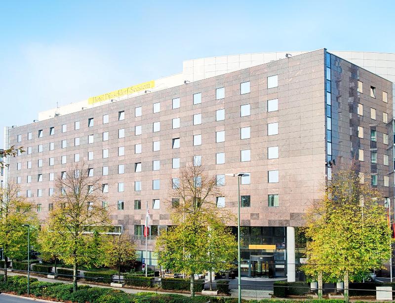 Voco Dusseldorf Seestern - Genel