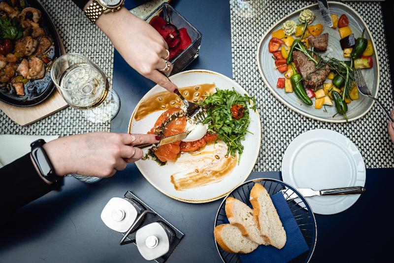 Voco Dusseldorf Seestern - Restoran