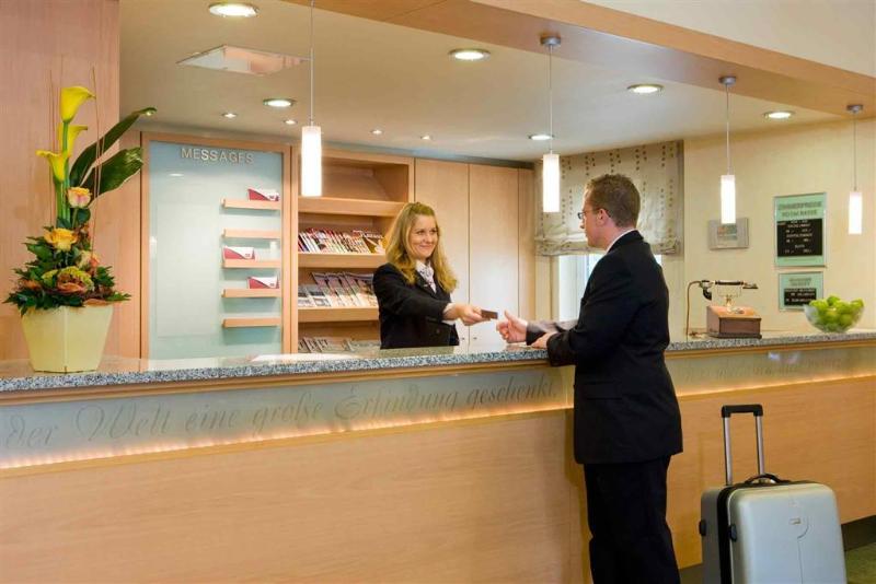 Mercure Hotel Bad Homburg Friedrichsdorf - Lobi