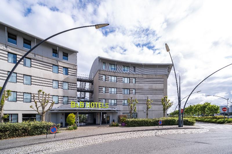 B&B HOTEL Calais Terminal Cité de l'Europe 4 Etoil - Genel