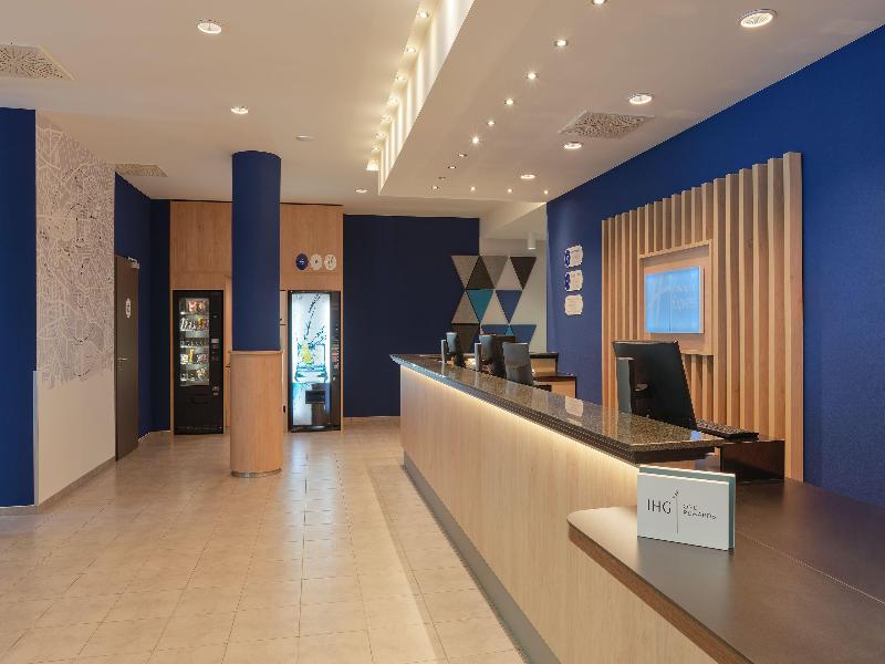 Holiday Inn Express Berlin City Centre - Lobi