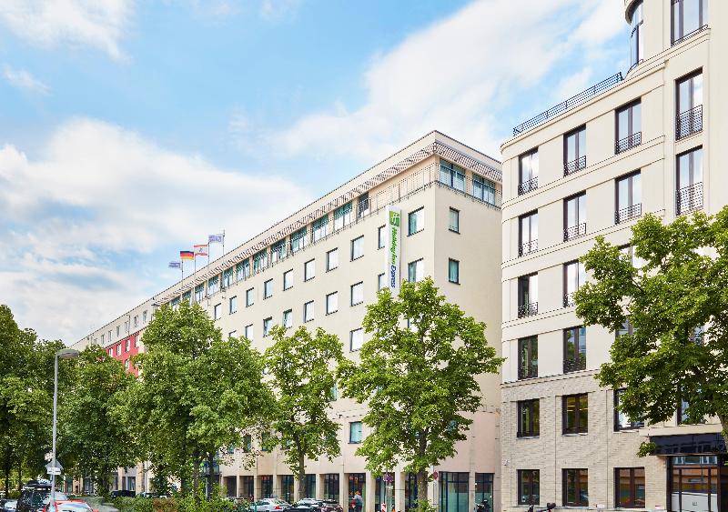 Holiday Inn Express Berlin City Centre - Genel