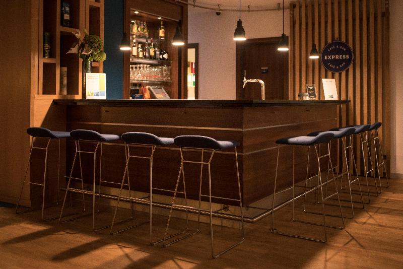 Premier Inn Stuttgart Airport - Bar