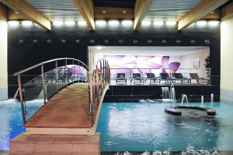 Le Bristol Leukerbad Hotel - Havuz