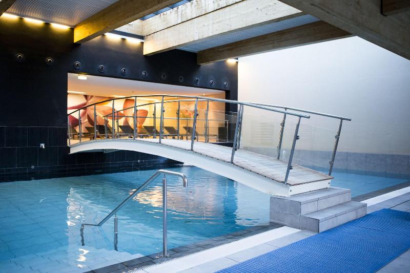 Le Bristol Leukerbad Hotel - Havuz