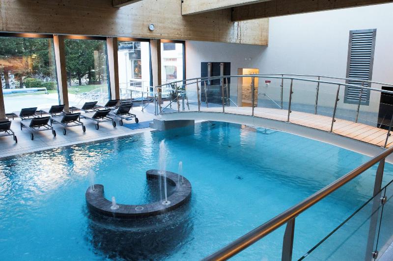 Le Bristol Leukerbad Hotel - Havuz